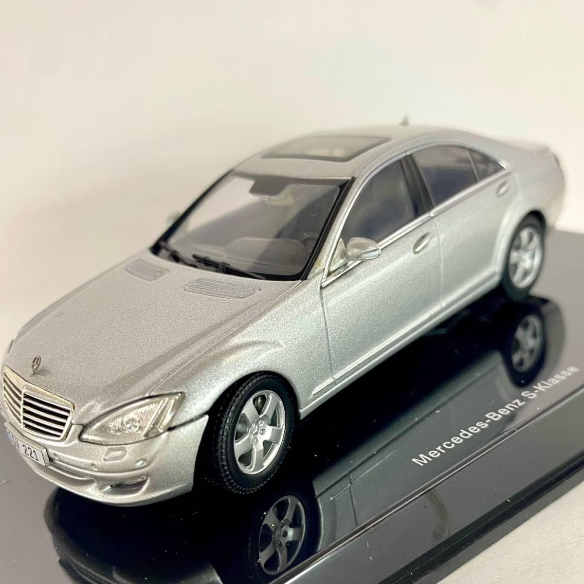 ミニカー AUTOart Mercedes Benz 220D 1:43 Amazon.co.jp: オートアート 1/43 メルセデスベンツ Sクラス